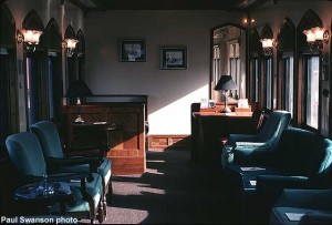 C&NW 440 interior of parlor room; Autumn Color 1991; Paul Swanson photo